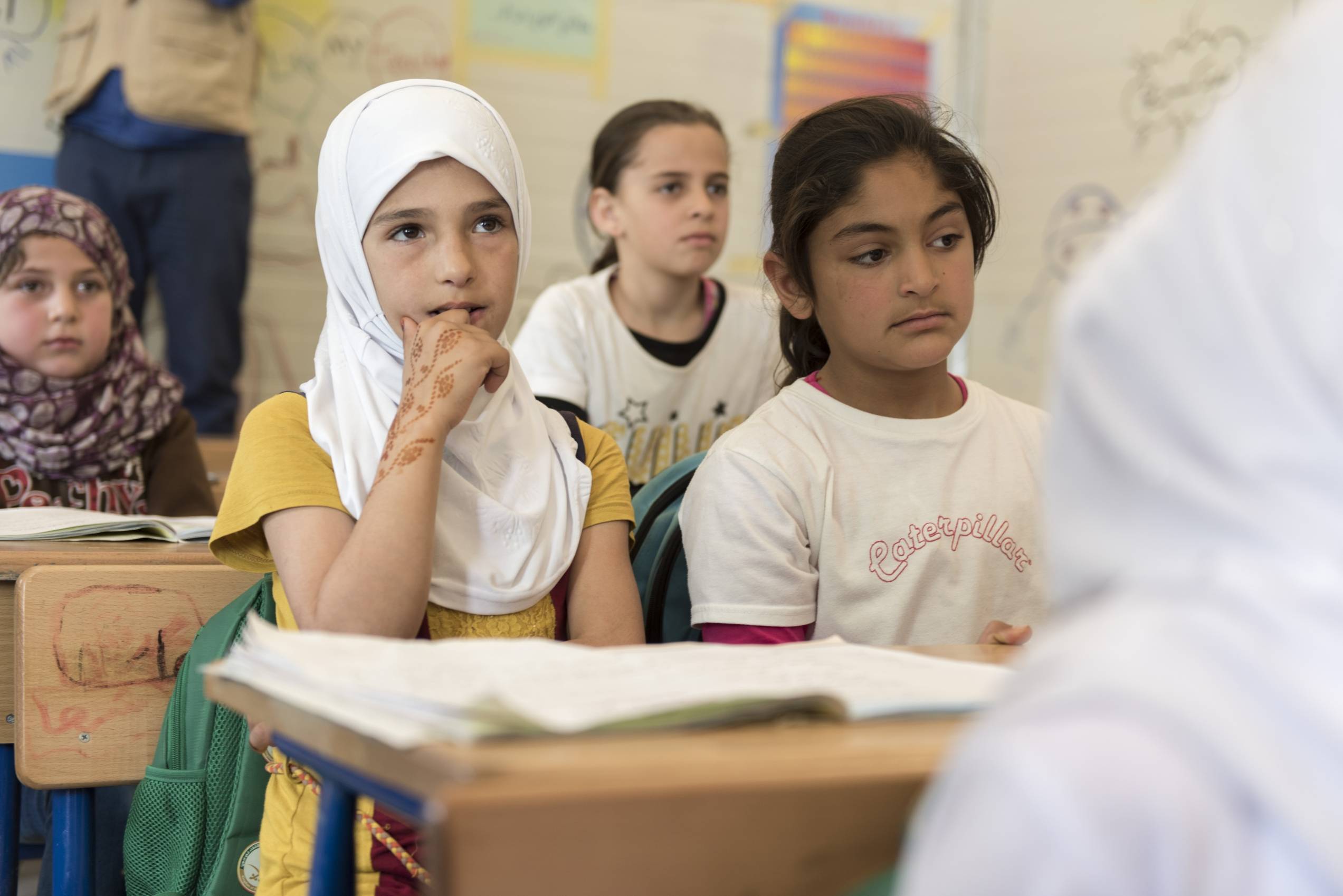 Оон несовершеннолетние. Сирия дети школа. Беженцы в школе. Французские школы в Сирии. United Nations Foundation.